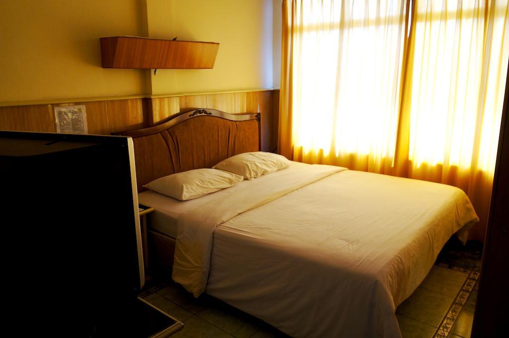 Hotel Duta Palimbão Quarto foto