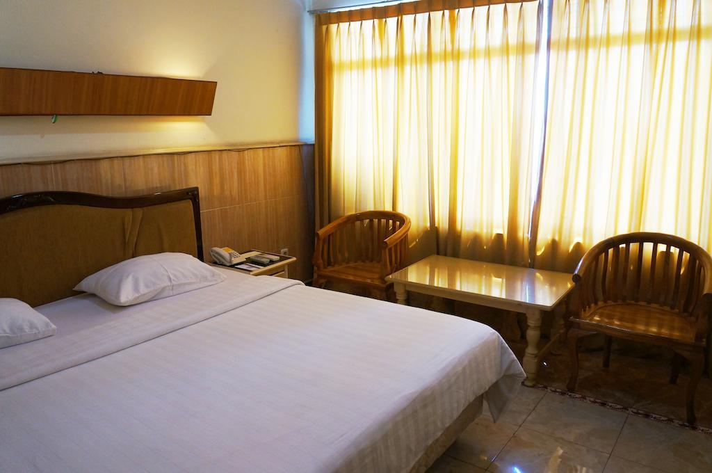 Hotel Duta Palimbão Quarto foto